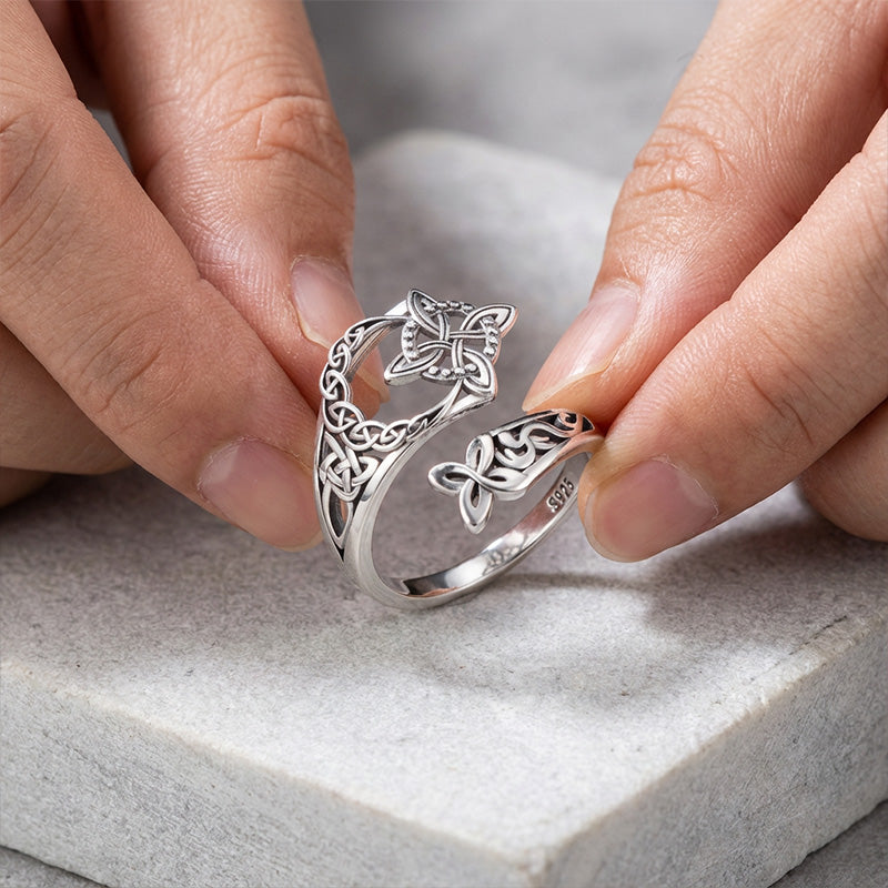 The Celtic Knot Ring